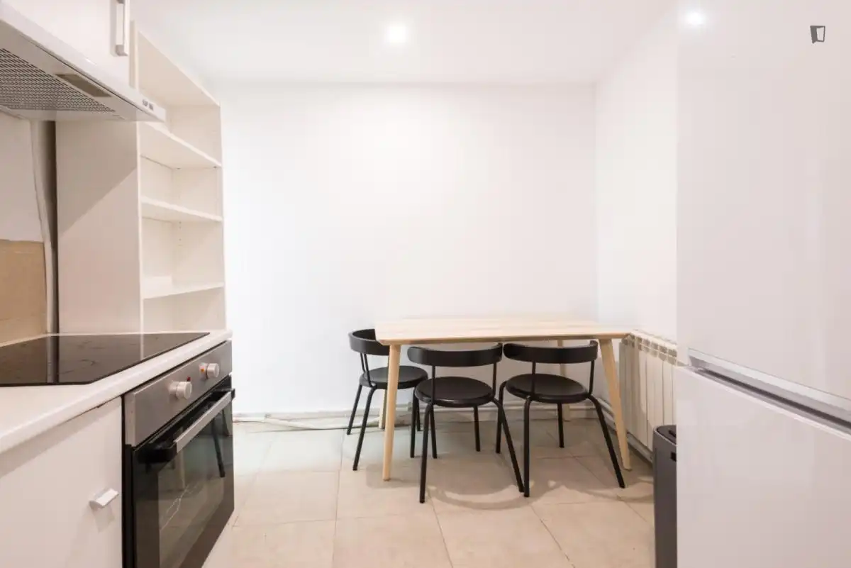 Habitación en Cortes - Huertas