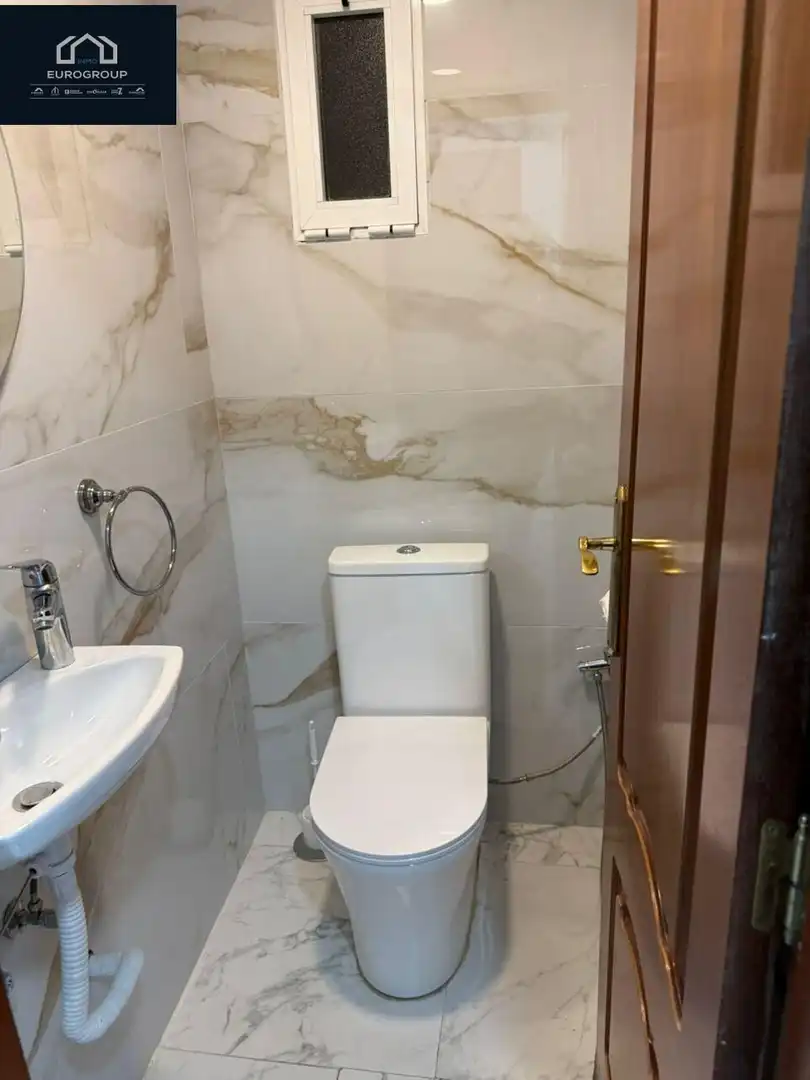 Badezimmer von Wohnung zur Miete in Benidorm mit Klimaanlage, Möbliert und Gemeinschaftspool