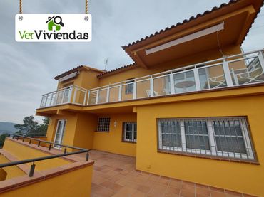 Casa con balcón en venta en Torrelles de Llobregat