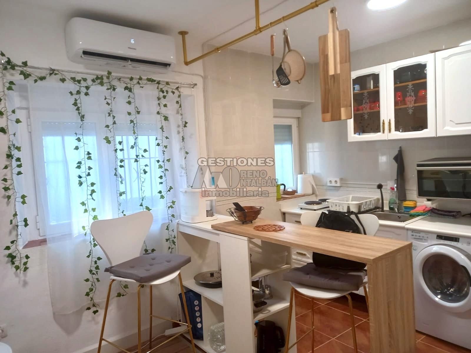 Cuina de Pis en venda en  Granada Capital amb Aire condicionat, Parquet i Moblat