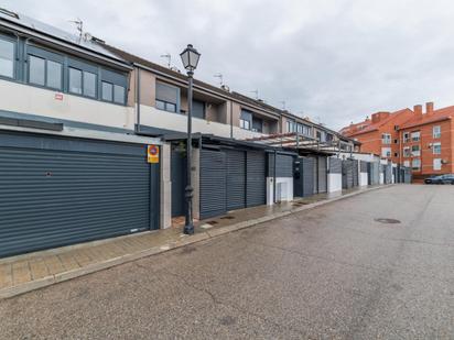 Vista exterior de Casa o xalet en venda en Loeches amb Aire condicionat, Calefacció i Jardí privat