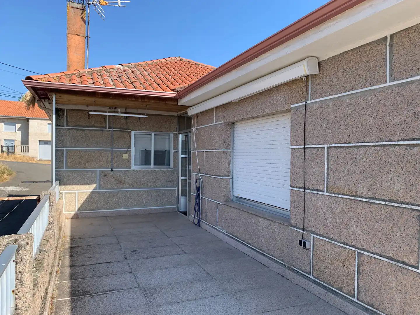Vista exterior de Finca rústica en venta en Cualedro con Calefacción, Terraza y Amueblado