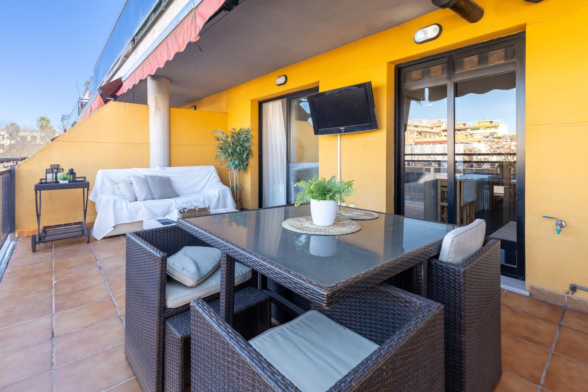 Terrassa de Pis en venda en Alzira amb Aire condicionat, Terrassa i Piscina comunitària