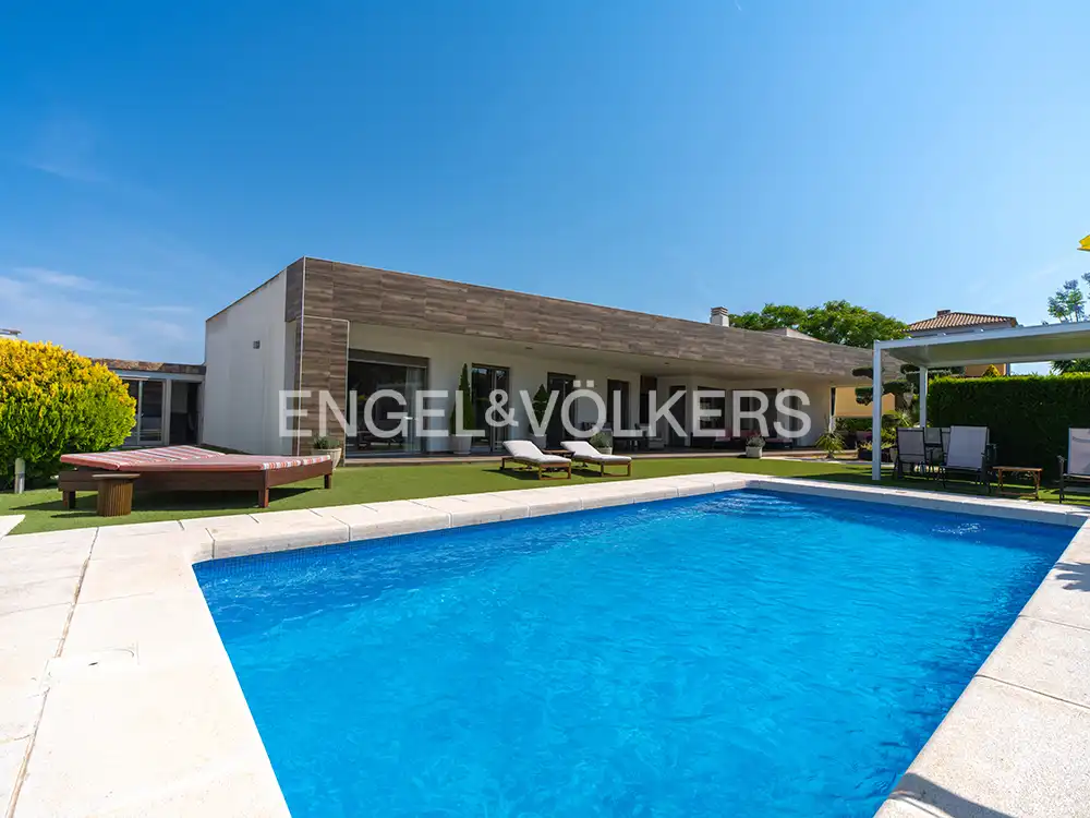 Vista exterior de Casa o chalet en venta en Santa Pola con Aire acondicionado, Calefacción y Jardín privado
