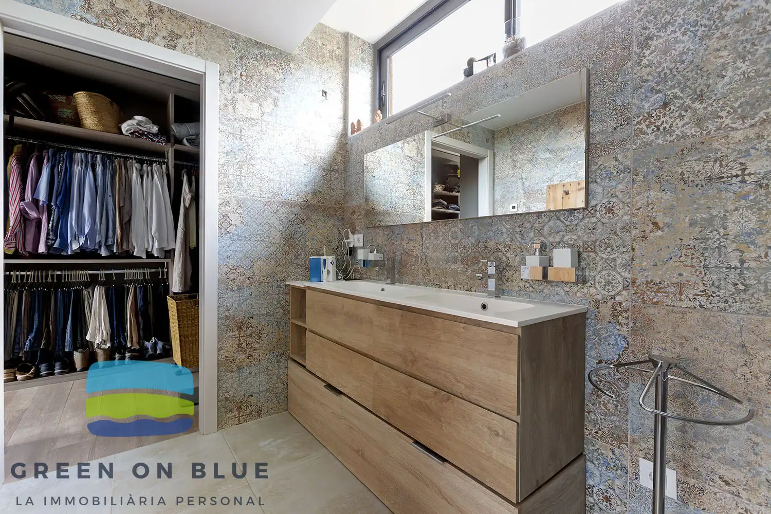 Bathroom of Houses for sale in Peralada  with Air Conditioner, Oven and Washing machine