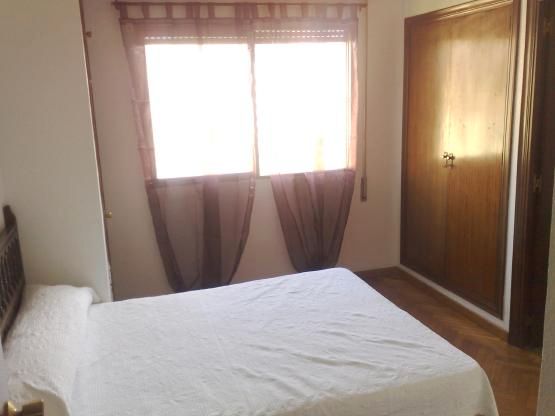 Habitación de Piso de alquiler en  Zaragoza Capital con Calefacción, Parquet y Amueblado