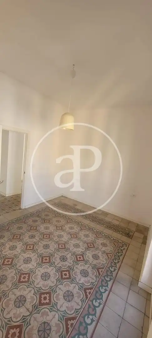 Wohnung zur Miete in Valencia mit Klimaanlage, Möbliert und Balkon