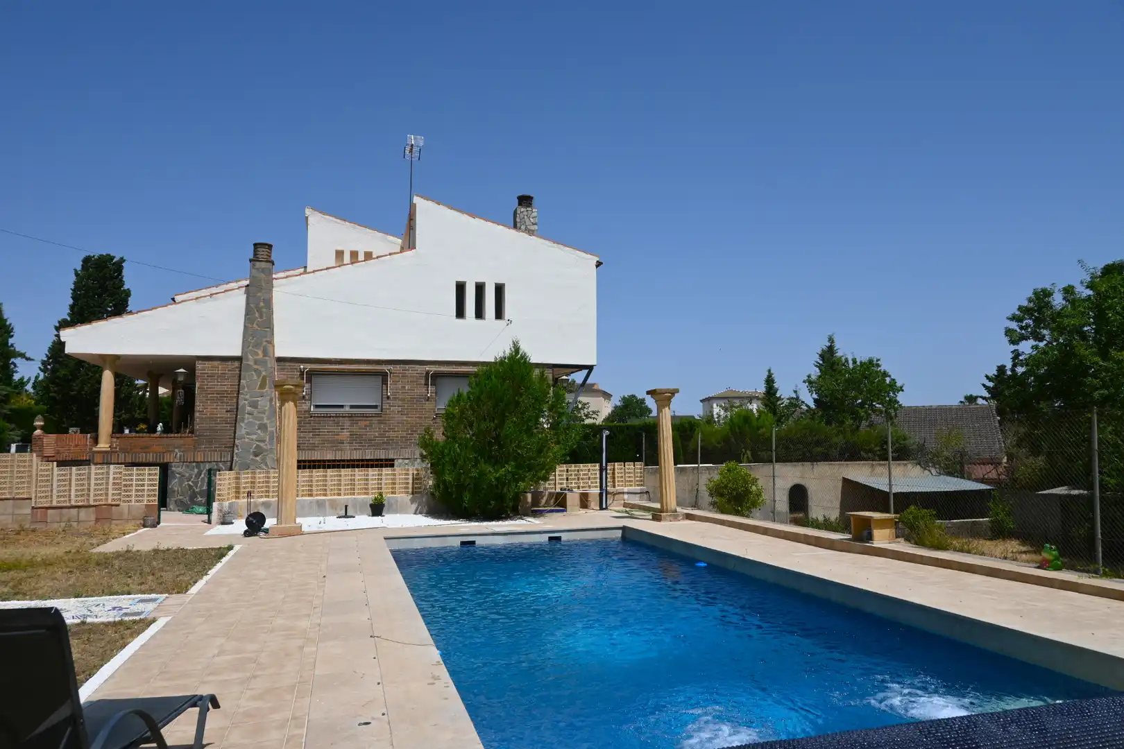 Piscina de Casa o xalet en venda en Las Gabias amb Jardí privat, Terrassa i Traster