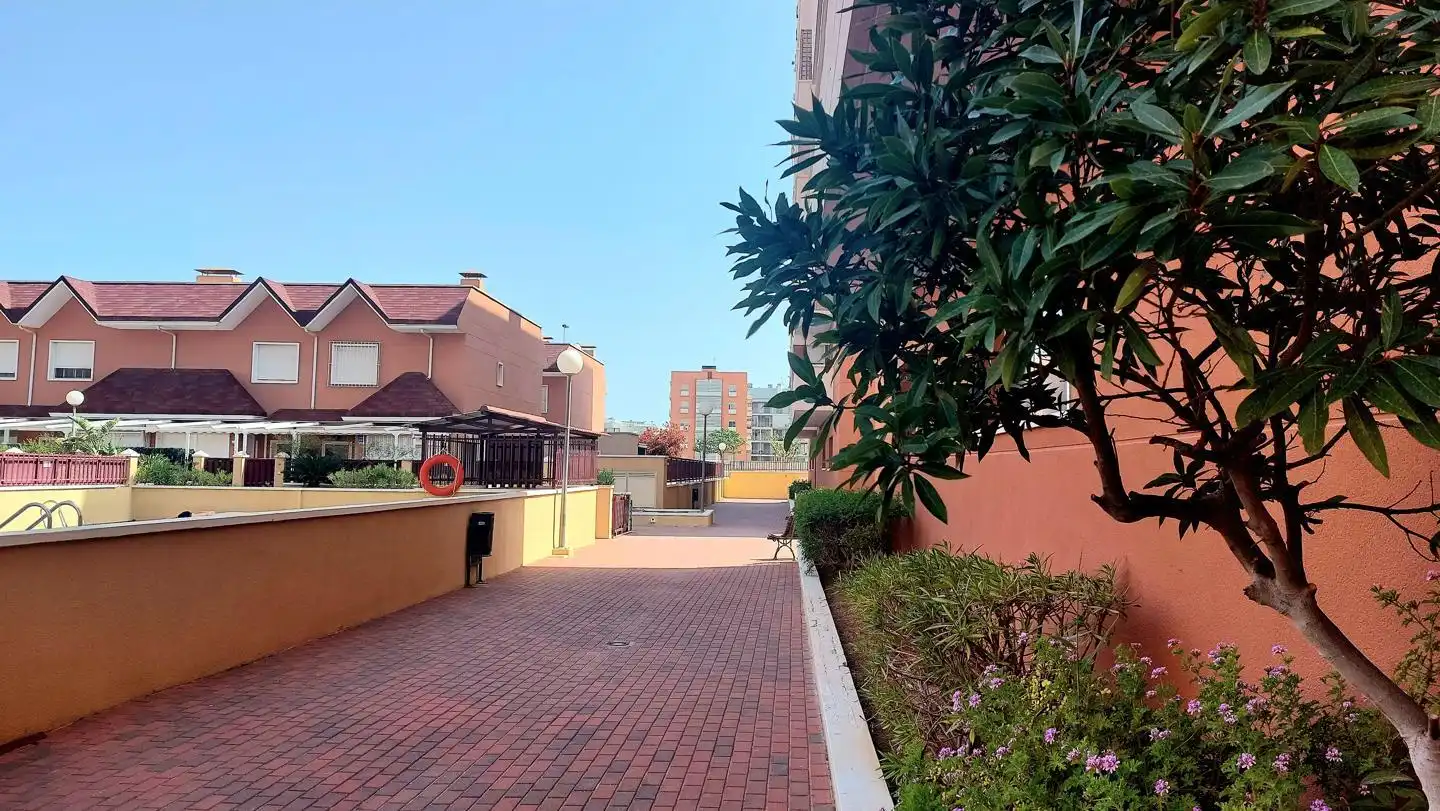 Parkplatz von Wohnung zum Verkauf in Elche / Elx mit Klimaanlage, Balkon und Gemeinschaftspool