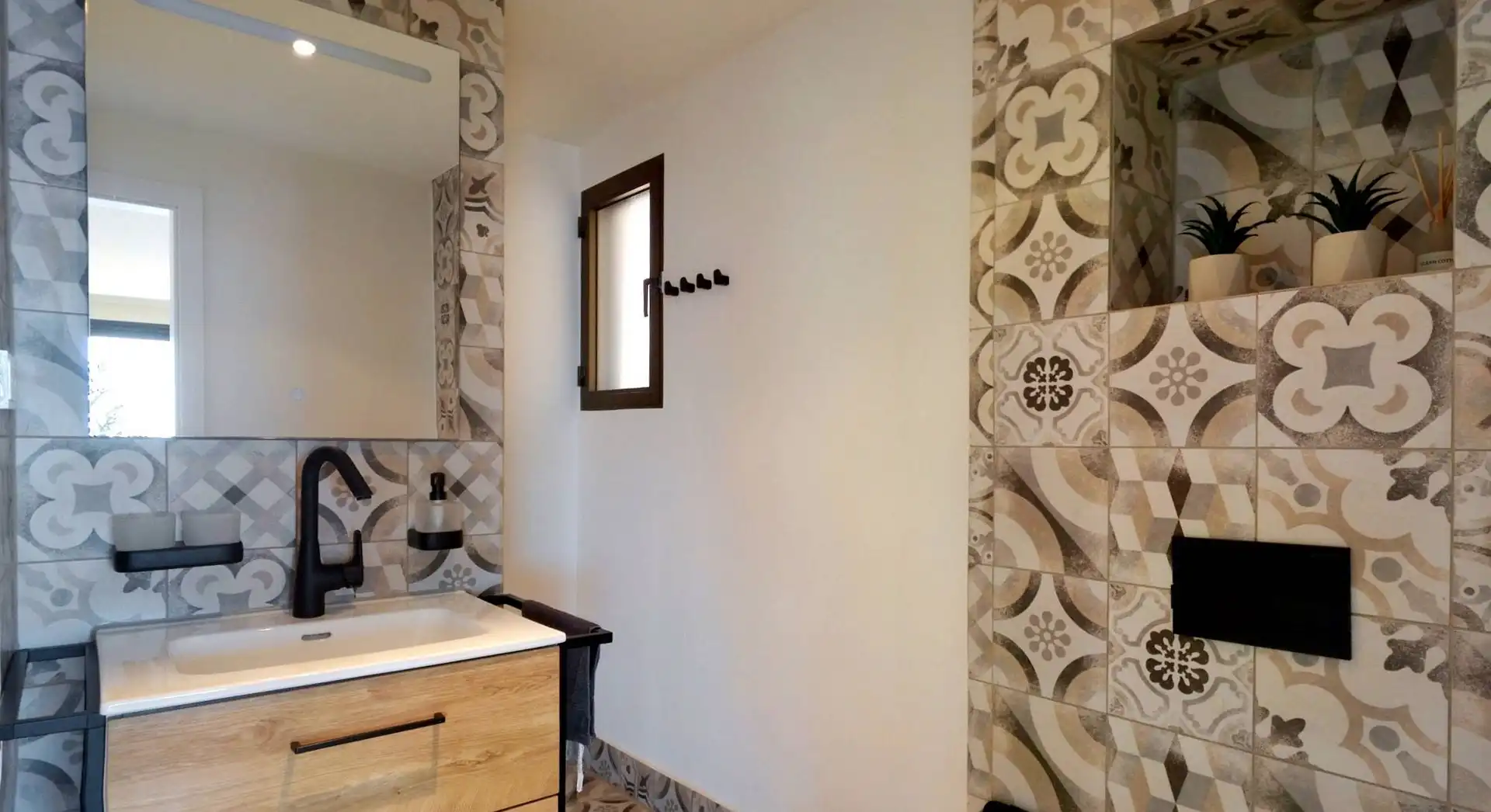 Bathroom of Attic for sale in Calvià  with Air Conditioner, Terrace and Storage room