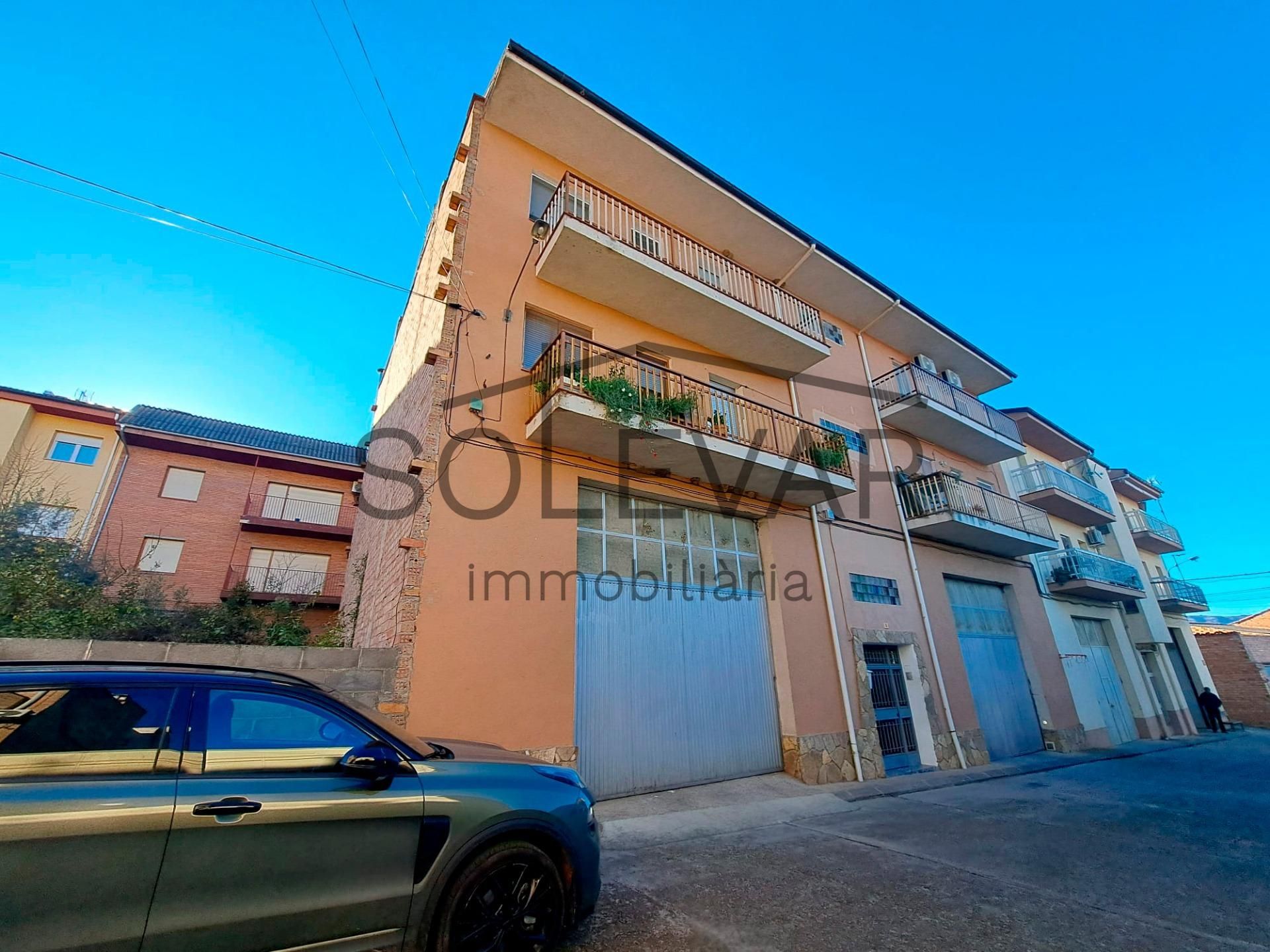 Außenansicht von Wohnung zum Verkauf in Isona i Conca Dellà mit Abstellraum und Balkon