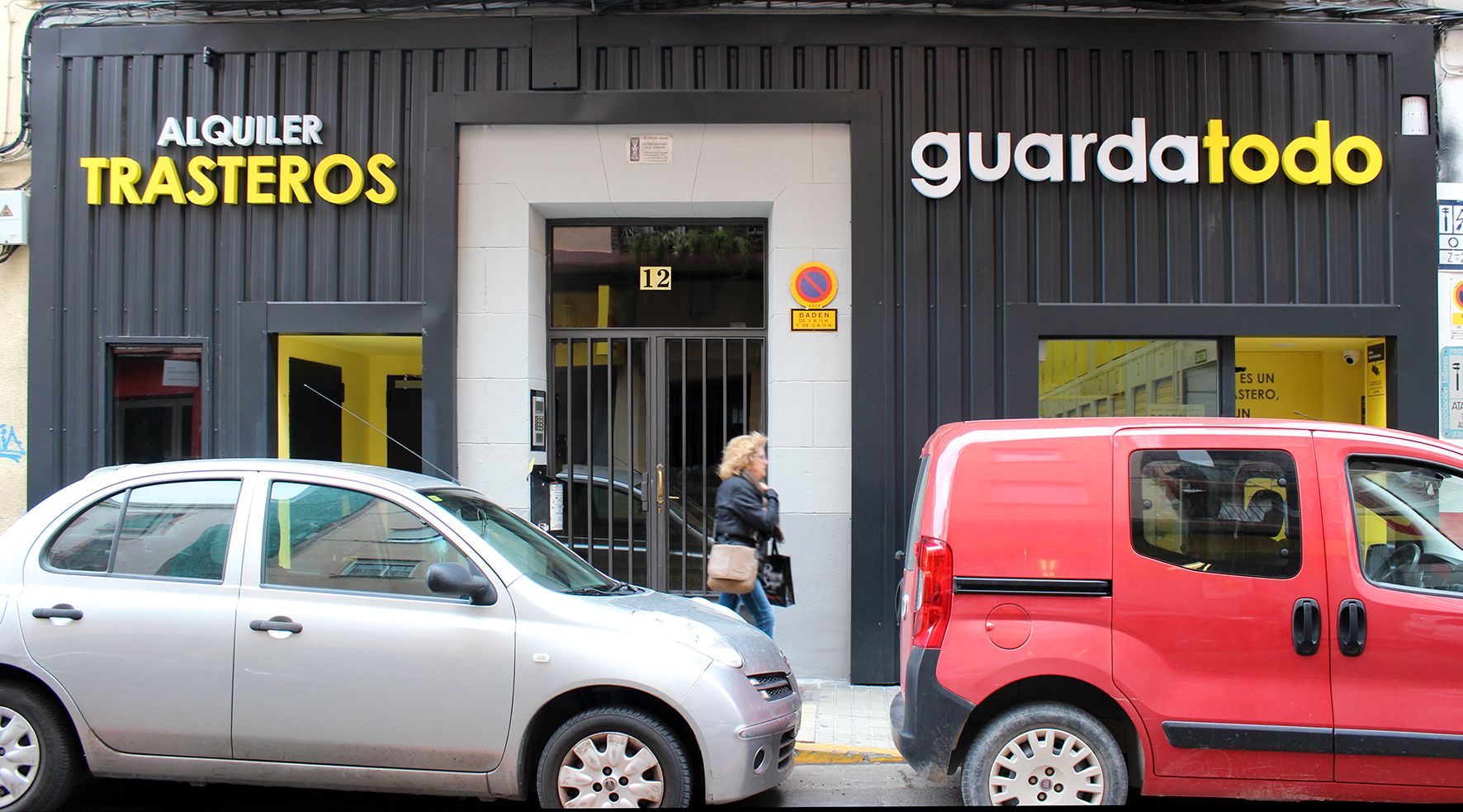 Exterior view of Box room to rent in  Zaragoza Capital  with Alarm