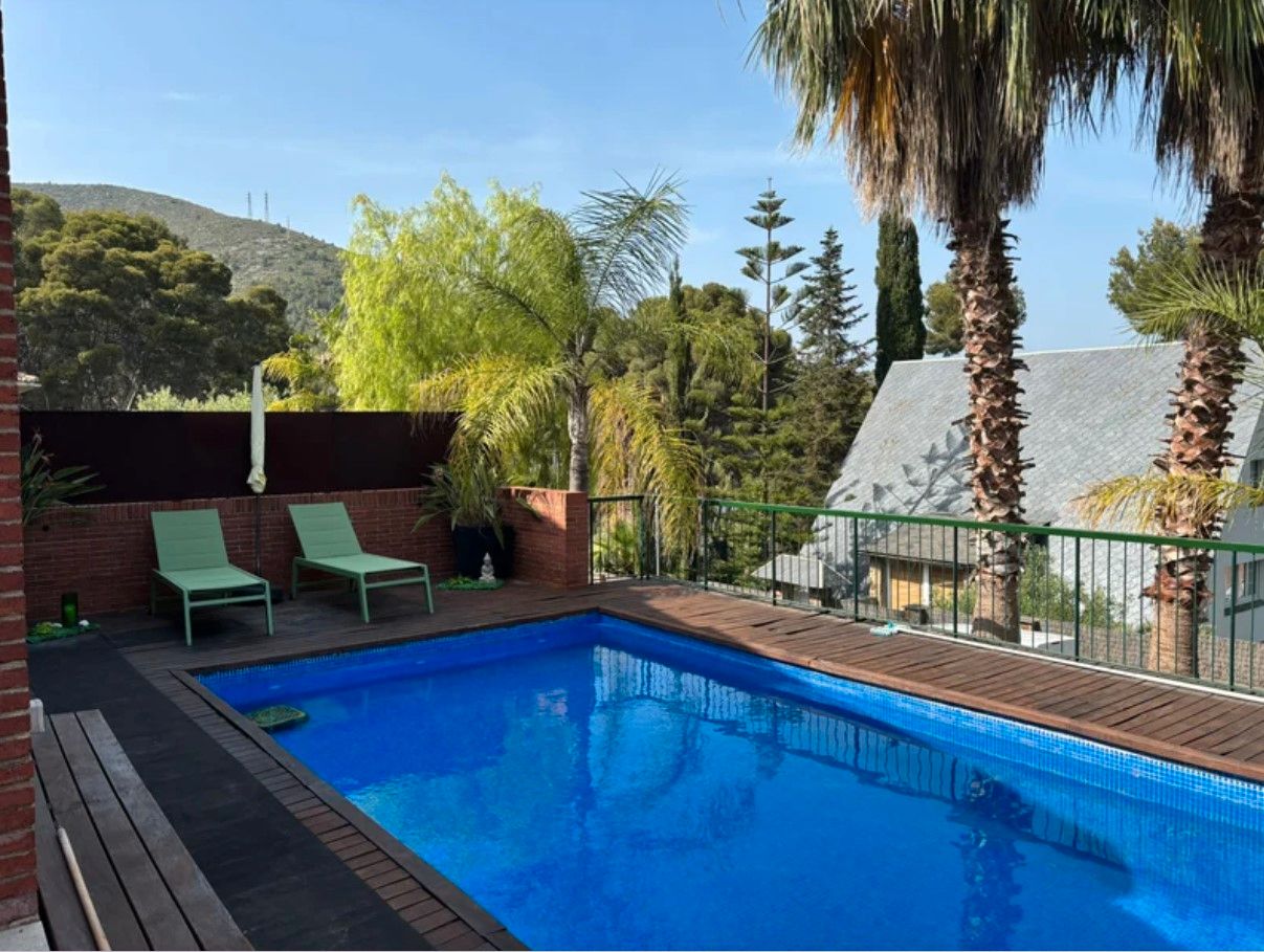 Piscina de Casa o chalet en venta en Castelldefels con Aire acondicionado, Calefacción y Jardín privado