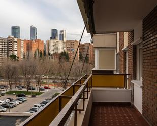 Exterior view of Flat to rent in  Madrid Capital  with Heating and Terrace