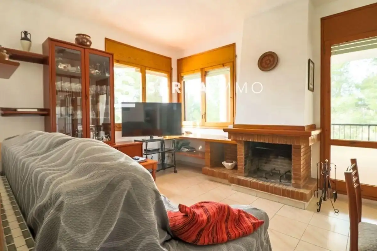 Sala d'estar de Casa o xalet en venda en Font-rubí amb Jardí privat