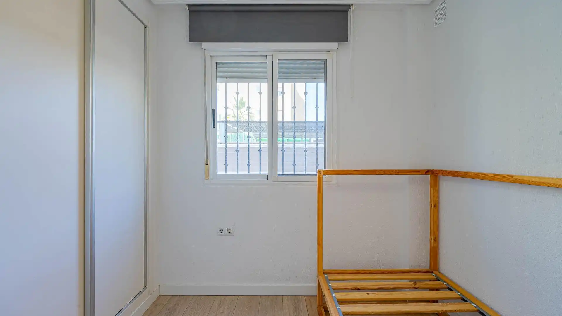 Habitación de Planta baja en venta en Torrevieja con Jardín privado, Terraza y Trastero