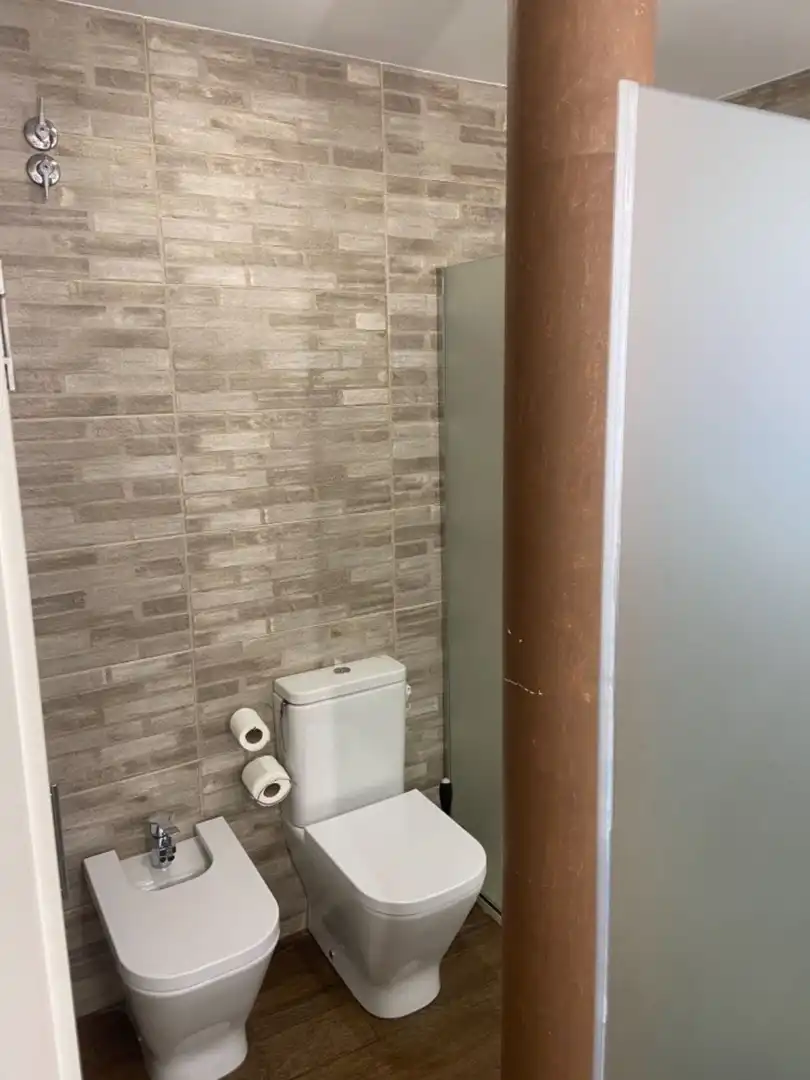 Bathroom of Flat for sale in Córdoba  with Air Conditioner, Parquet flooring and Storage room