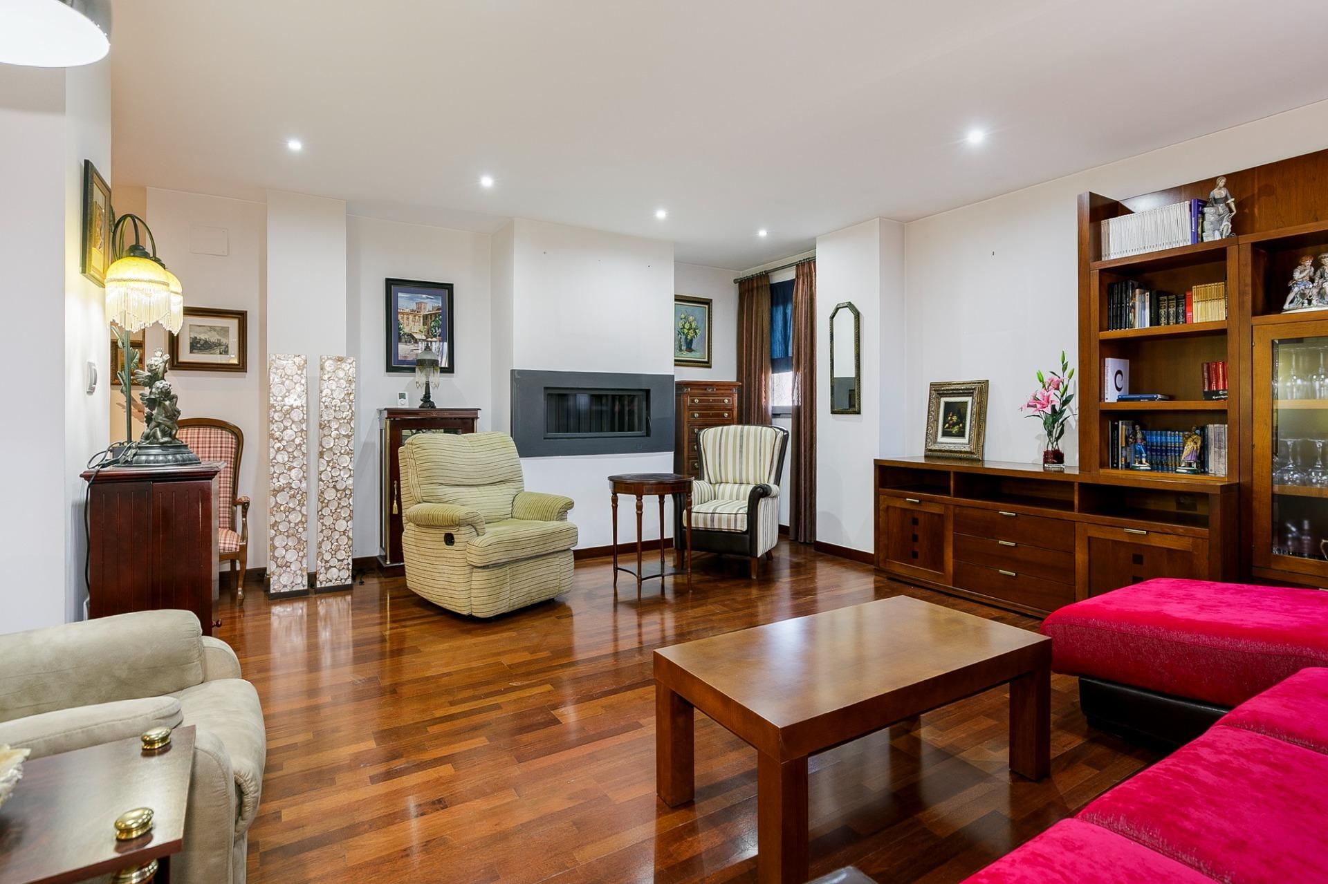 Living room of Attic for sale in  Granada Capital  with Air Conditioner, Heating and Parquet flooring