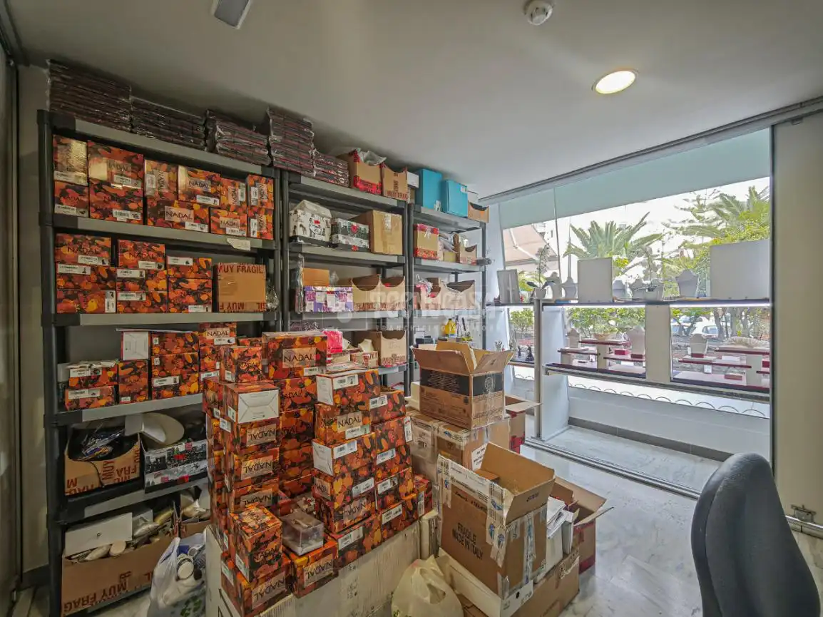 Commercial properties for sale in Arona  with Air Conditioner, Furnished and Alarm