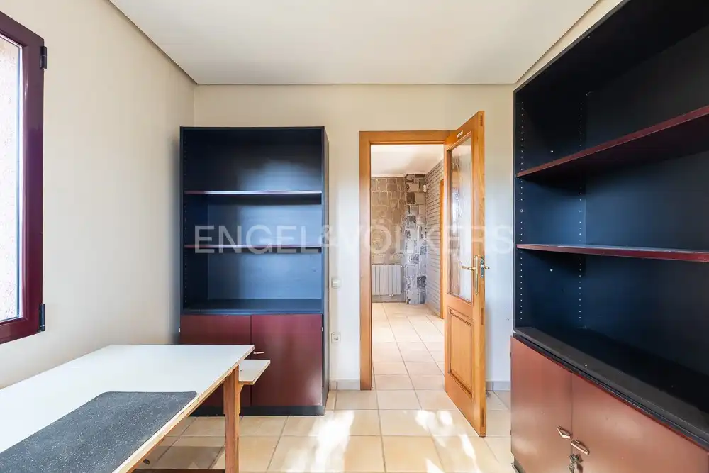 Houses for sale in La Pobla de Vallbona  with Air Conditioner, Heating and Private garden