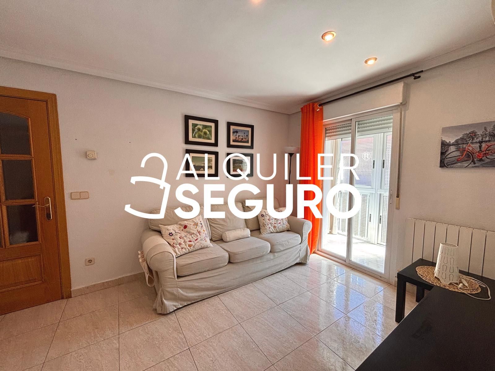 Sala d'estar de Pis de lloguer en  Madrid Capital amb Aire condicionat, Calefacció i Terrassa