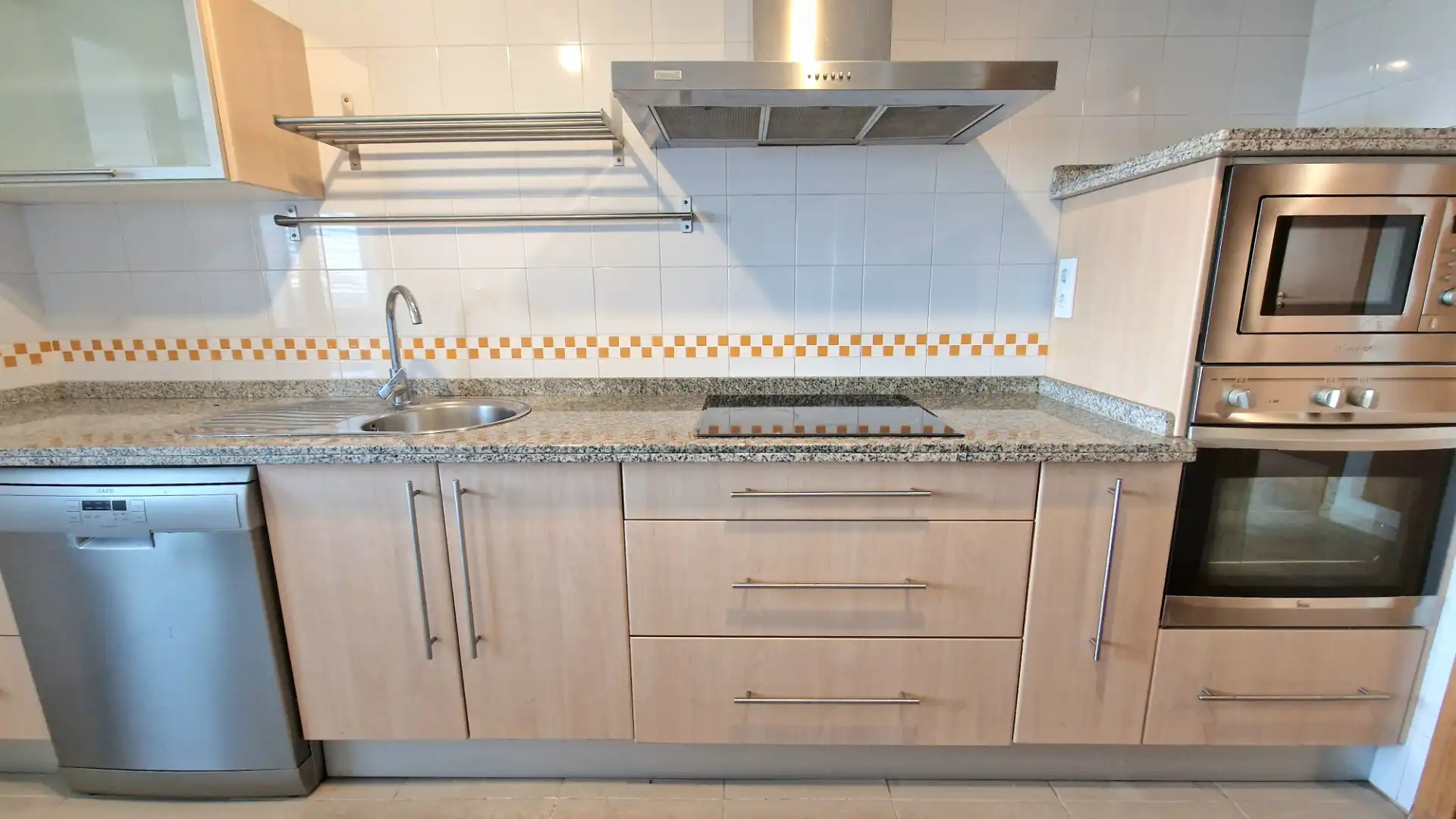 Cocina de Piso en venta en Mairena del Aljarafe con Aire acondicionado, Trastero y Horno