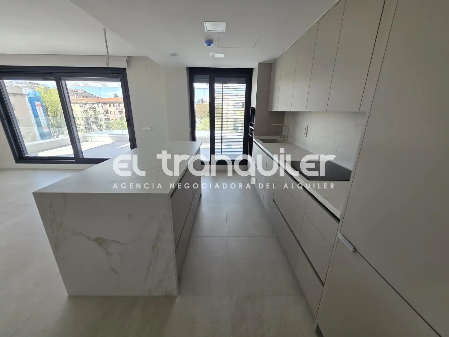 Kitchen of Flat for rent in Madrid  with Air Conditioner, Terrace and Storage room