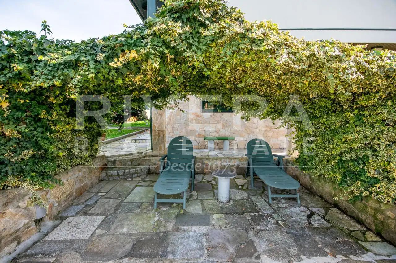 Terrassa de Casa o xalet en venda en Redondela amb Calefacció, Jardí privat i Terrassa