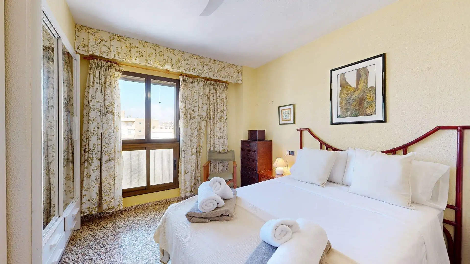 Dormitori de Apartament de lloguer en Elche / Elx amb Aire condicionat, Calefacció i Jardí privat
