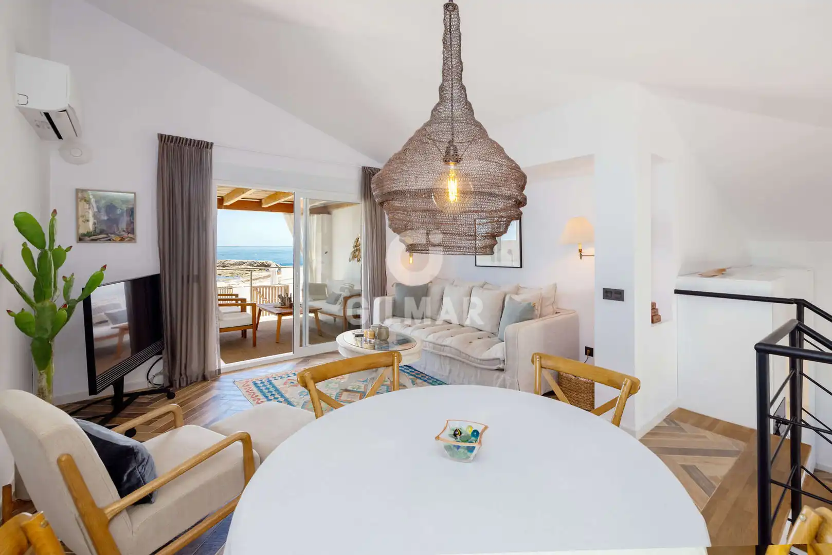 Sala d'estar de Casa adosada en venda en Estepona amb Jardí privat