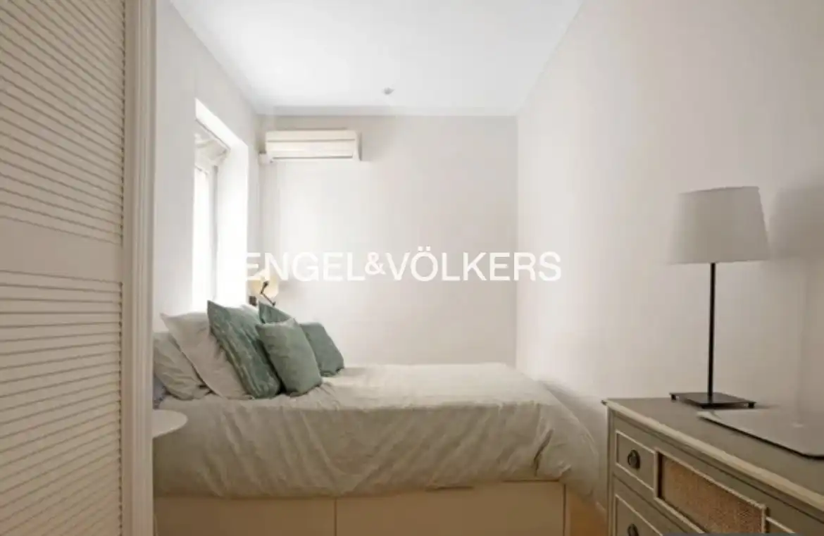 Schlafzimmer von Wohnung zum Verkauf in Madrid mit Klimaanlage und Heizung