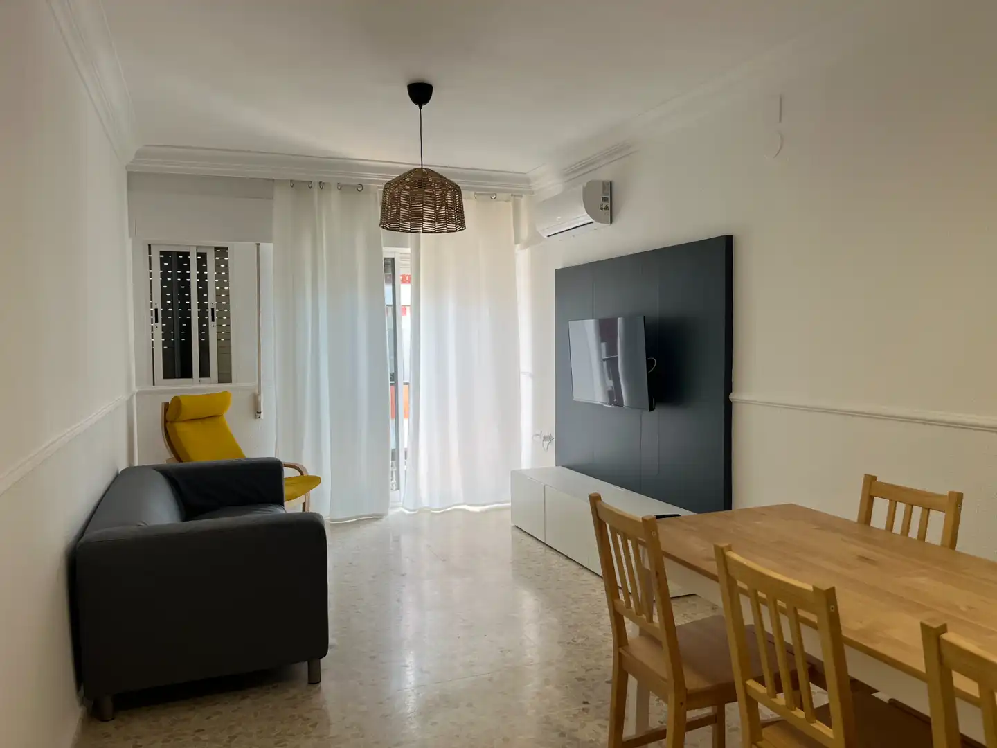 Sala de estar de Piso de alquiler en Salobreña con Aire acondicionado, Terraza y Amueblado