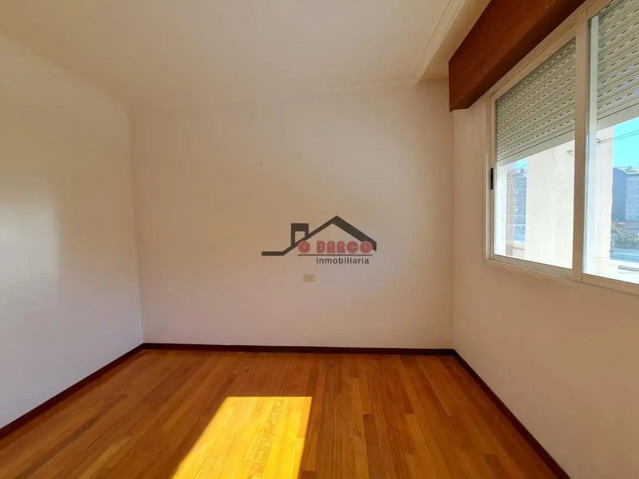 Habitación de Piso en venta en O Barco de Valdeorras   con Calefacción, Trastero y Balcón