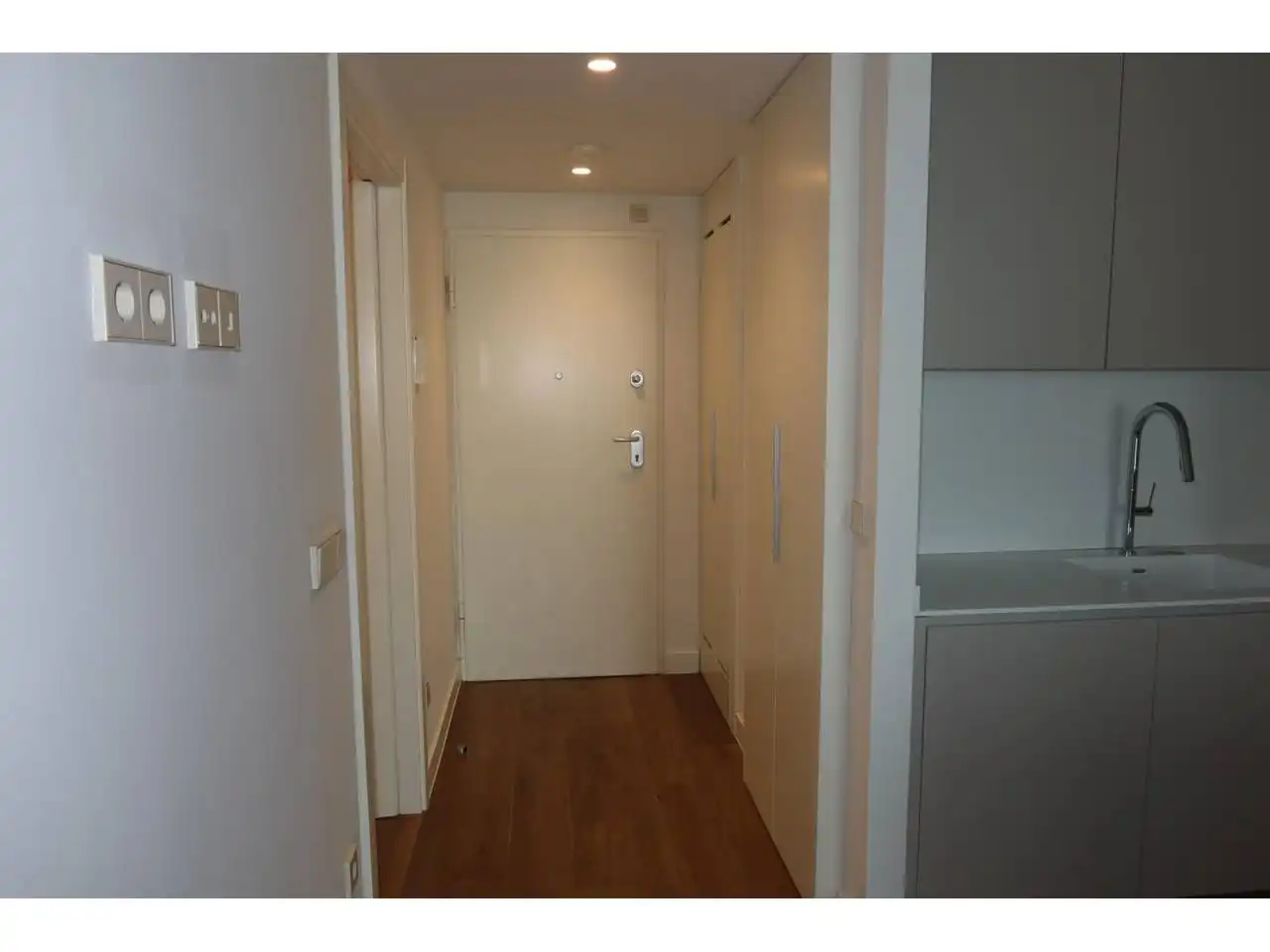 Wohnung zur Miete in Valencia mit Klimaanlage, Parkett und Balkon