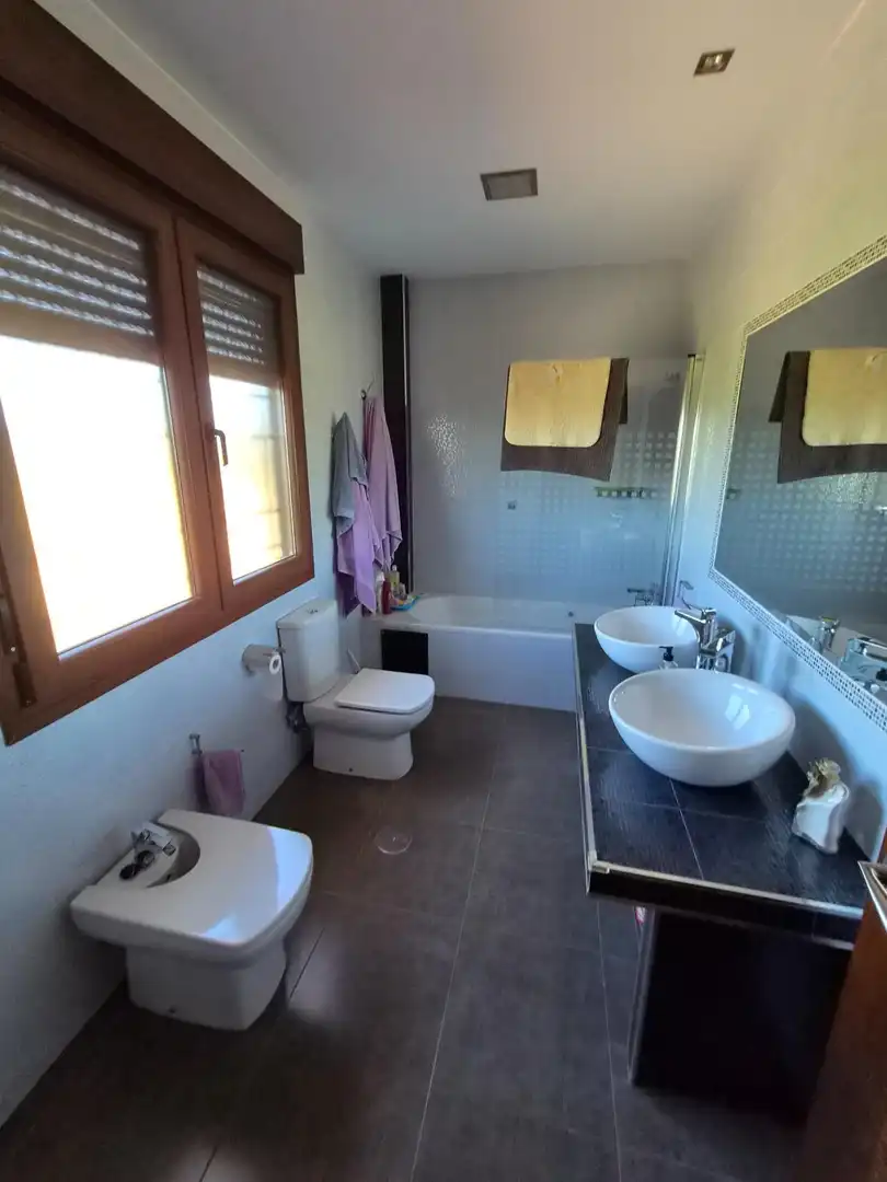 Baño de Casa o chalet en venta en Ciudad Real con Aire acondicionado, Calefacción y Jardín privado
