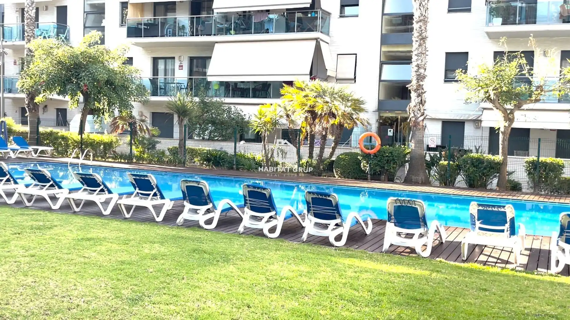 Pis amb piscina en venda a Fenals