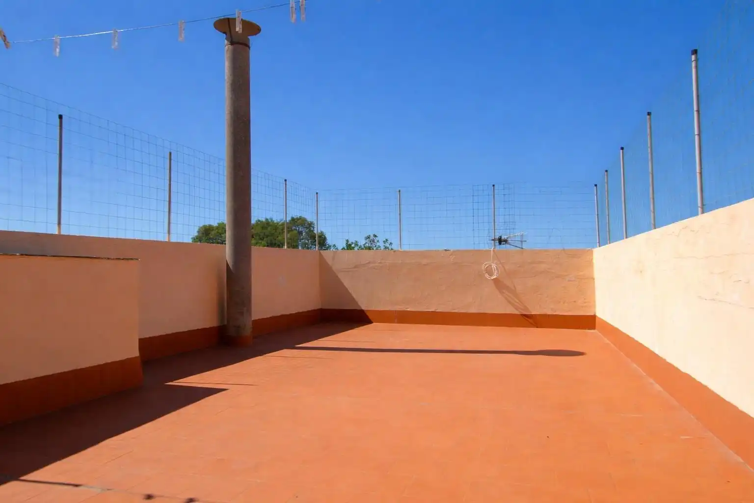 House with terrace for sale in Muro