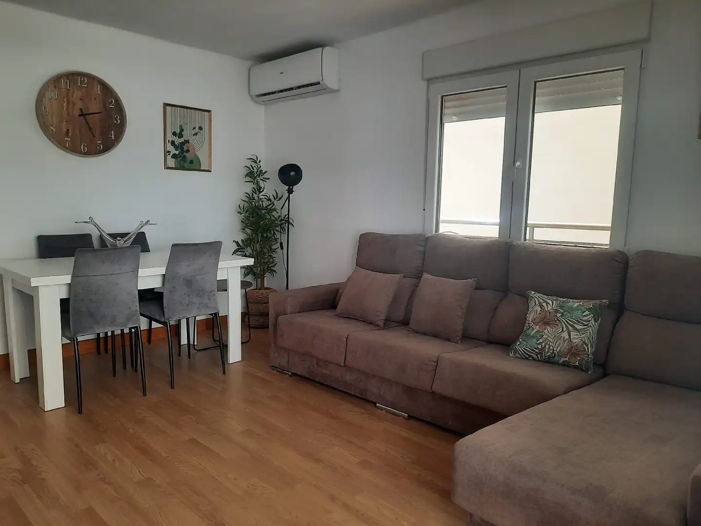 Sala d'estar de Apartament de lloguer en Salou amb Calefacció, Jardí privat i Terrassa