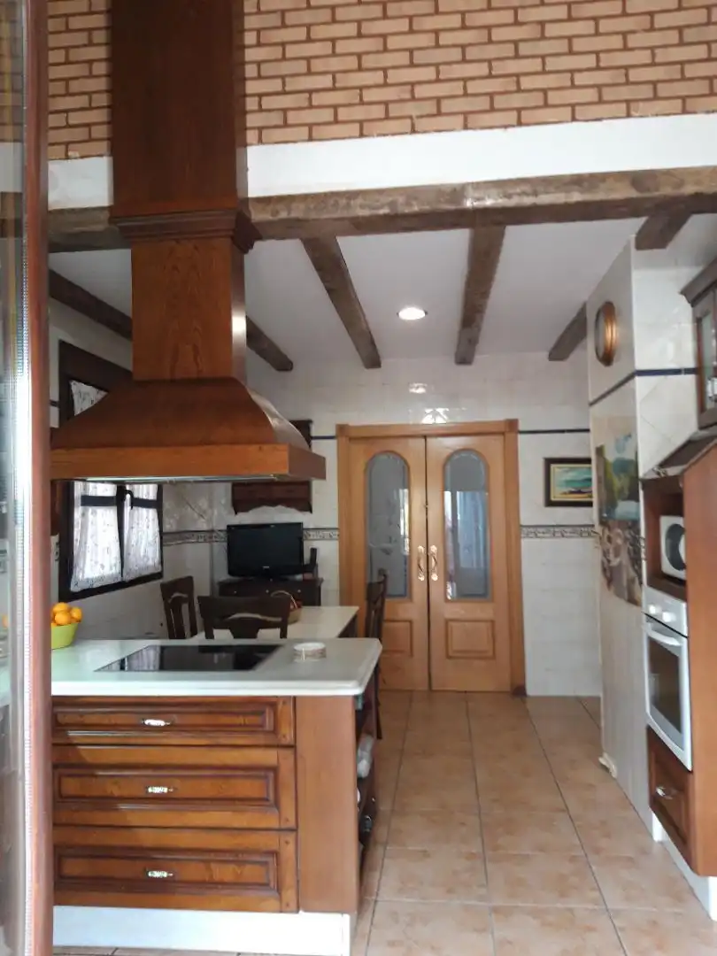 Cuina de Casa o xalet en venda en Linares amb Aire condicionat, Calefacció i Jardí privat