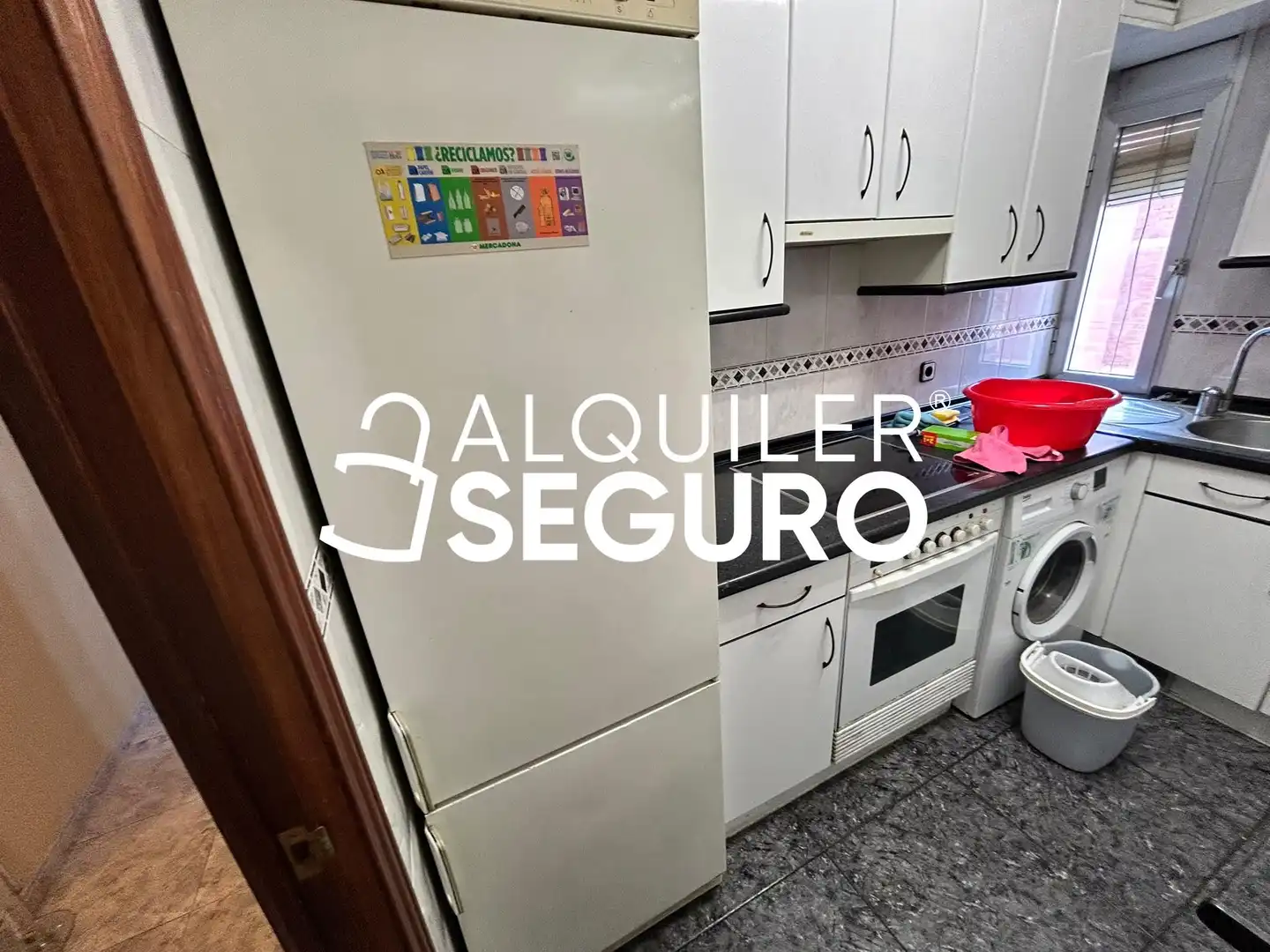 Kitchen of Flat for rent in Puente de Vallecas