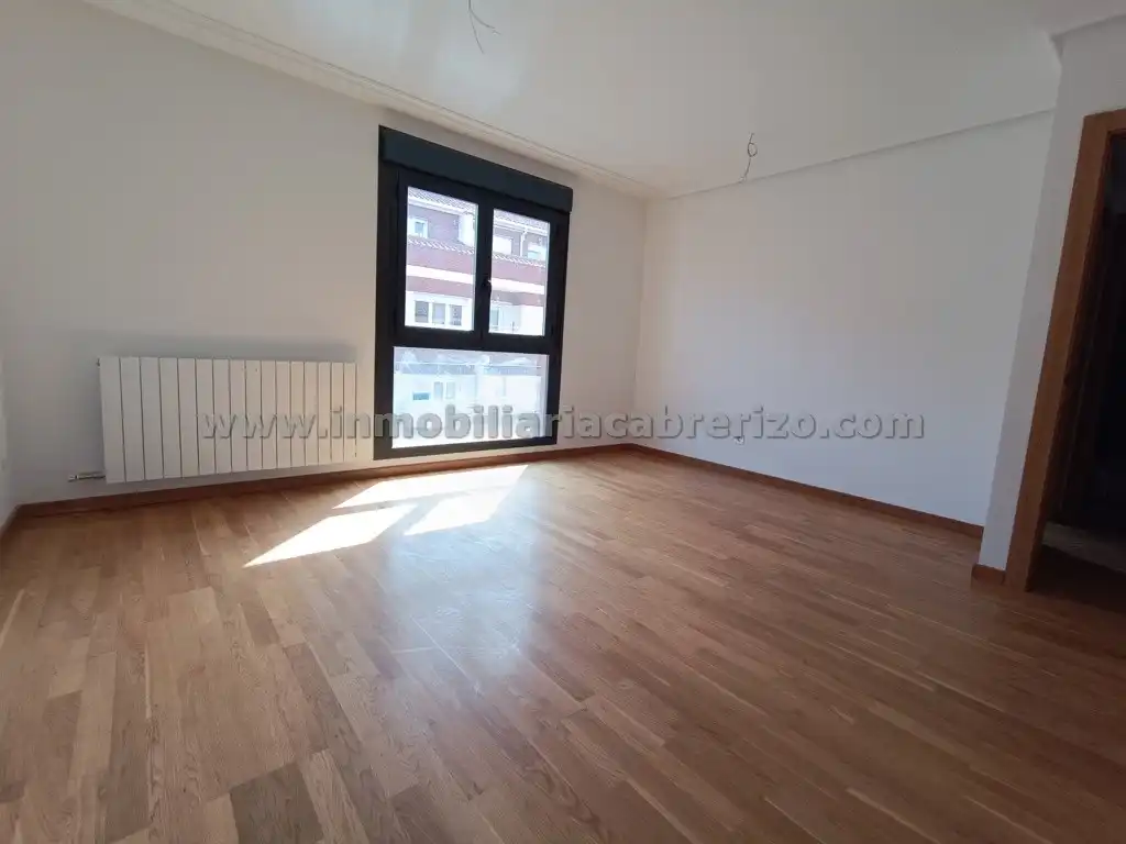 Habitación de Ático en venta en Villamediana de Iregua con Calefacción, Parquet y Terraza