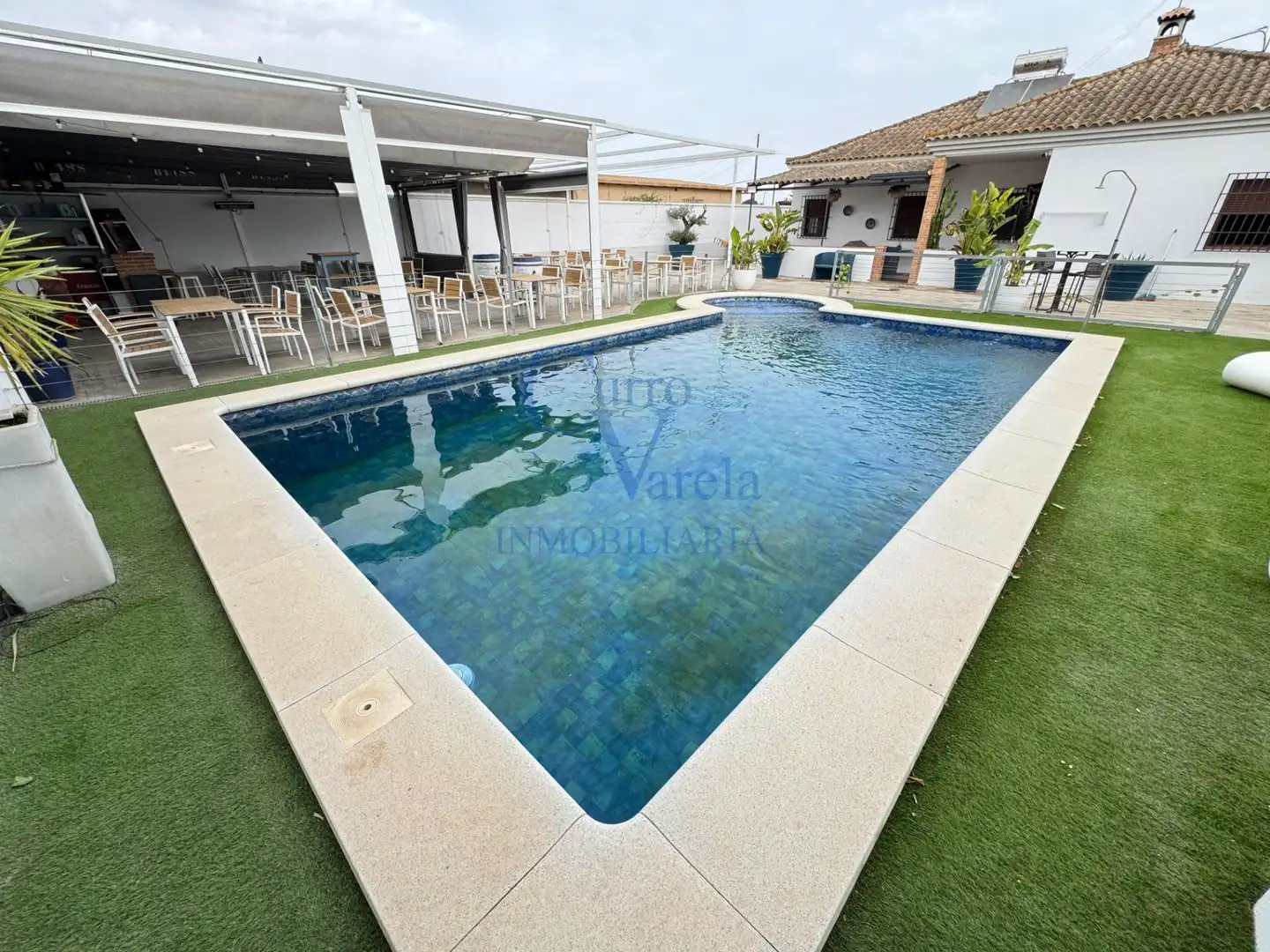 Swimming pool of Country homes for sale in Dos Hermanas  with Air Conditioner, Private garden and Storage room