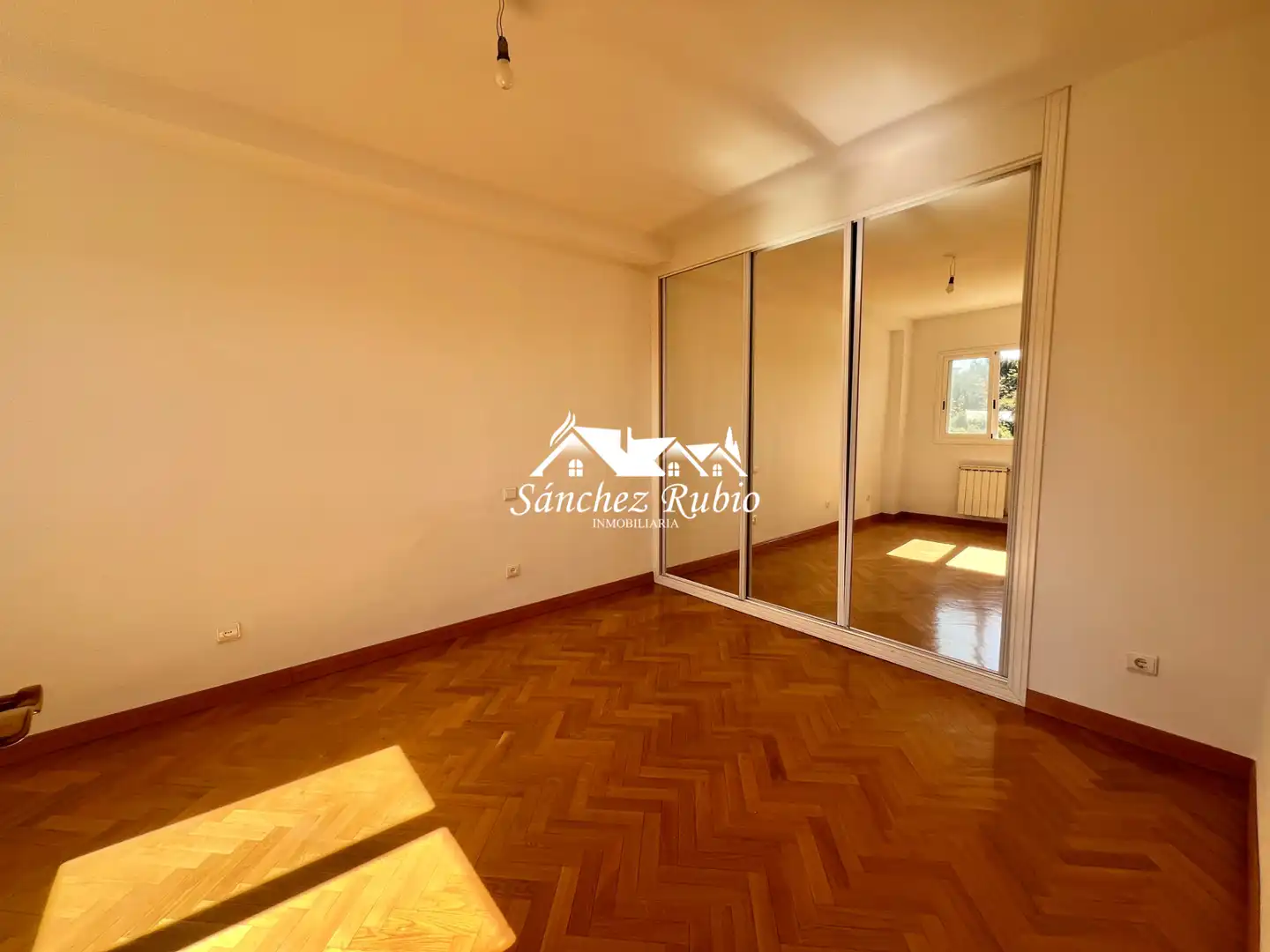 Dormitori de Casa adosada en venda en Galapagar amb Calefacció, Jardí privat i Parquet