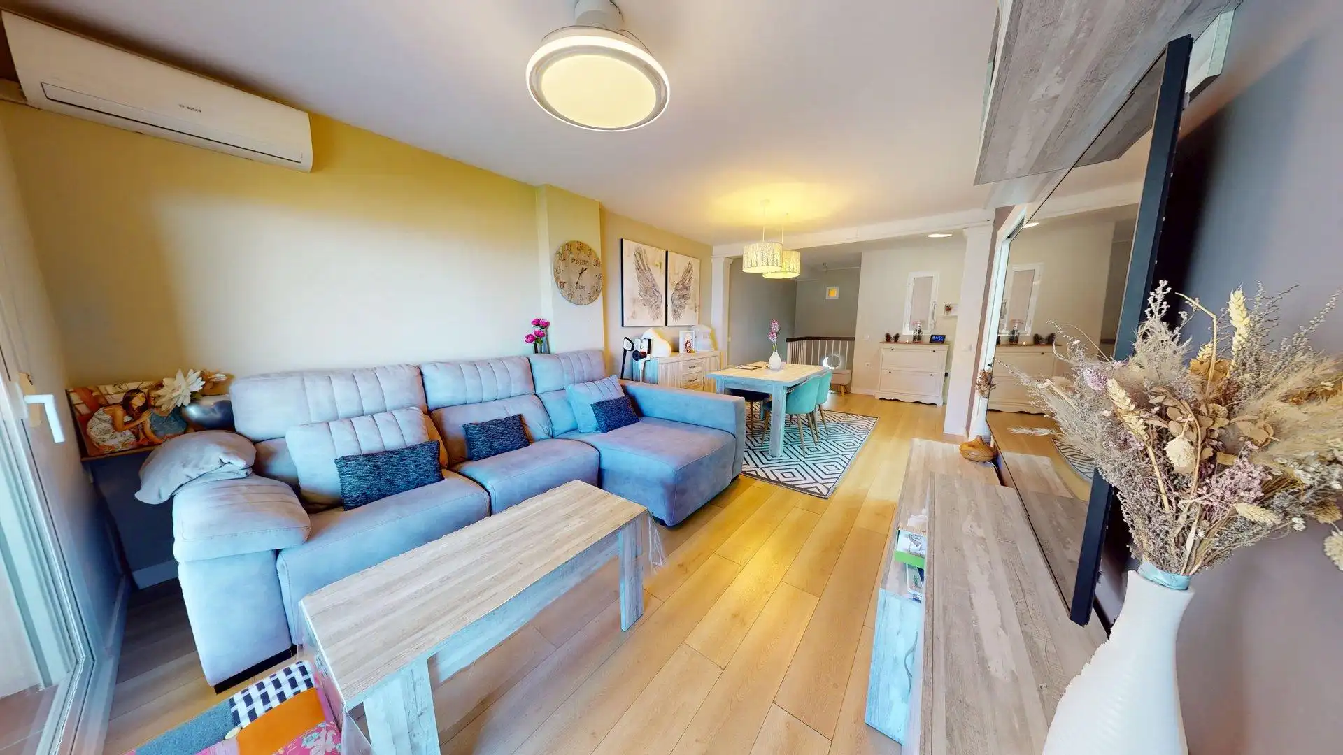 Wohnzimmer von Wohnung zum Verkauf in Mijas mit Klimaanlage, Heizung und Privatgarten
