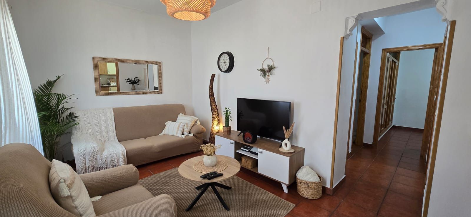 Sala d'estar de Casa o xalet en venda en Torremolinos amb Aire condicionat, Terrassa i Moblat