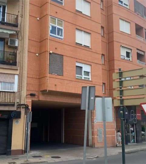 Foto 2 de Garaje de alquiler en Calle Valencia, 38, El Castell, Burjassot