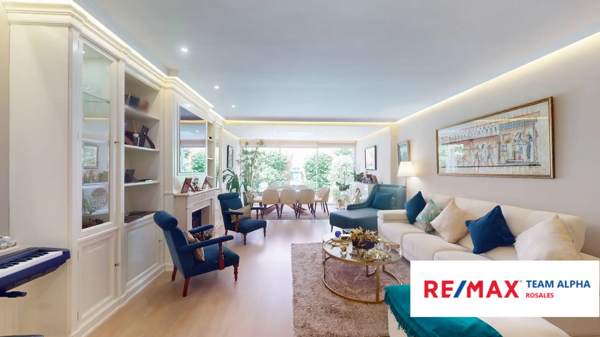 Sala d'estar de Casa o xalet en venda en Madrid amb Aire condicionat, Calefacció i Jardí privat