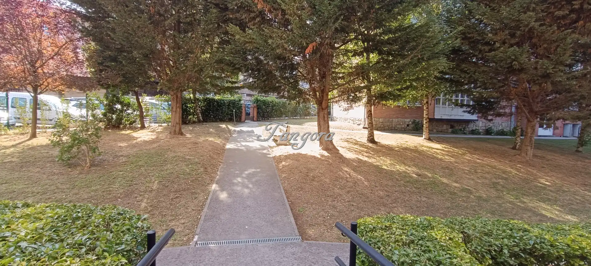 Parking de Piso en venta en Getxo  con Calefacción, Parquet y Trastero