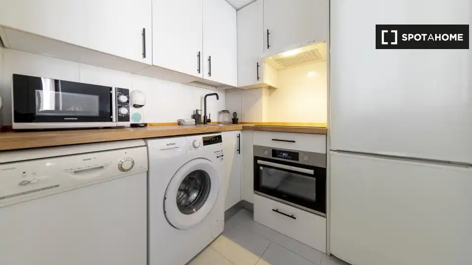 Kitchen of Flat for rent in Madrid  with Air Conditioner, Heating and Furnished