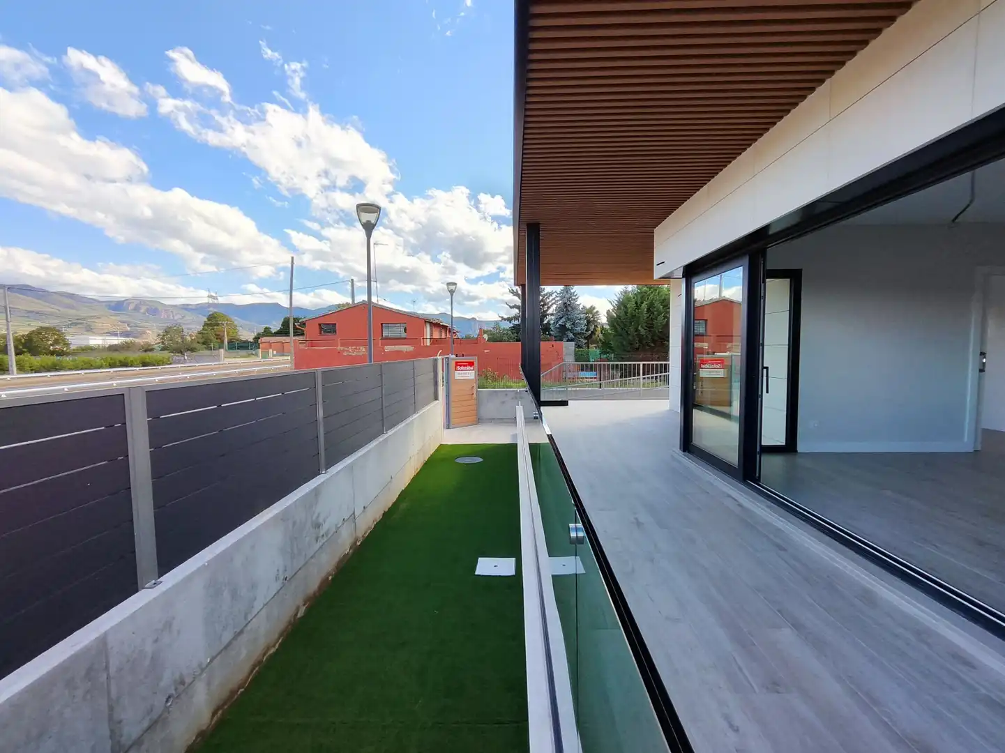 Terrassa de Casa o xalet en venda en Albelda de Iregua amb Calefacció, Jardí privat i Terrassa